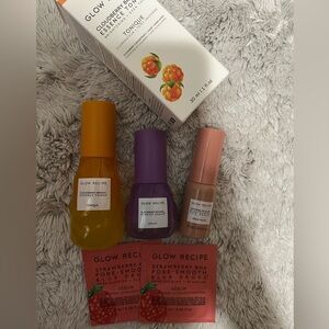 ⭐️NEW⭐️ Glow Recipe Skincare Bundle

🛍️Please Read Description Below🛍️